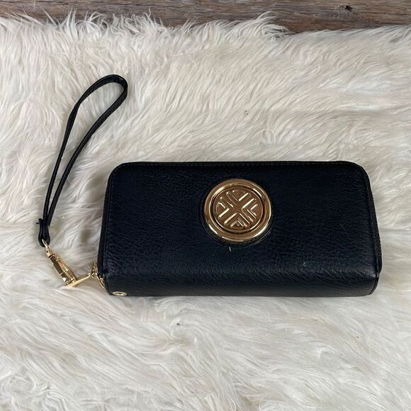 Ladies Black Clutch Wristlet , Zippered Pockets - Picture 1 of 7